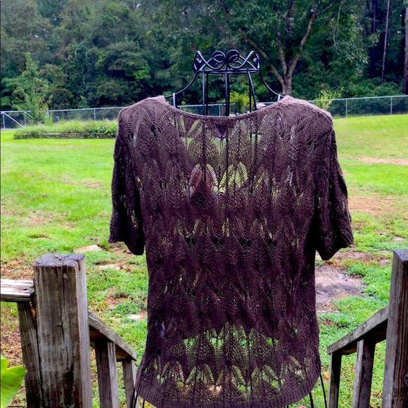 Kim Rogers petite. Covering - Picture 2 of 3